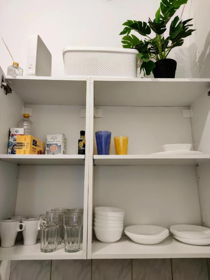 Room With Privat Shower In 3 Rooms Apartment Vienna Esterno foto